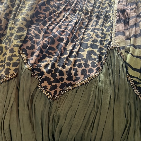 Point to Point. Olive/gold/black animal print maxi skirt/blouse outfit szS - Picture 11 of 11